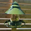 Wandfütterer für Wildvögel aus recycelbarem Kunststoff